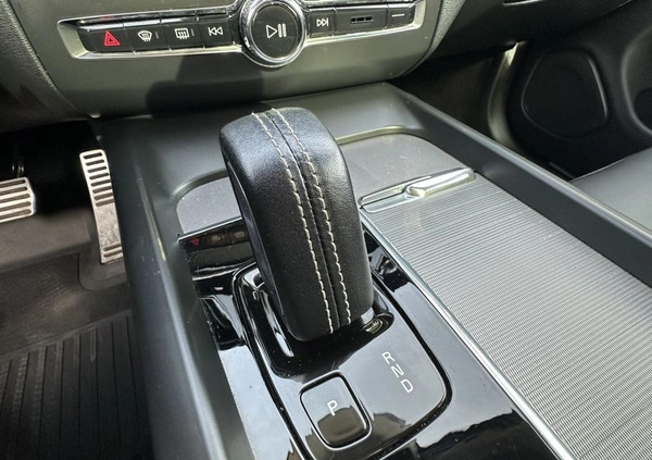Volvo XC 60 cena 154900 przebieg: 114000, rok produkcji 2020 z Lipiany małe 781